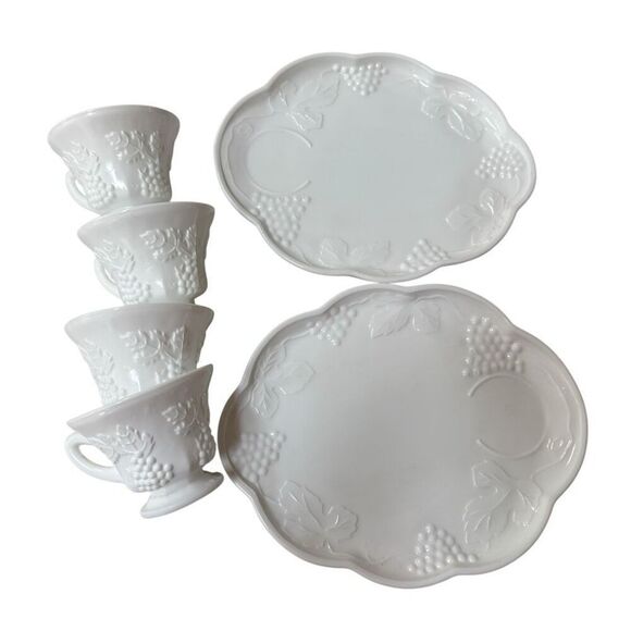 Indiana Colony Milk Glass Harvest Grapes Design Set of 4 Teacups and 2 Plates - Picture 6 of 12